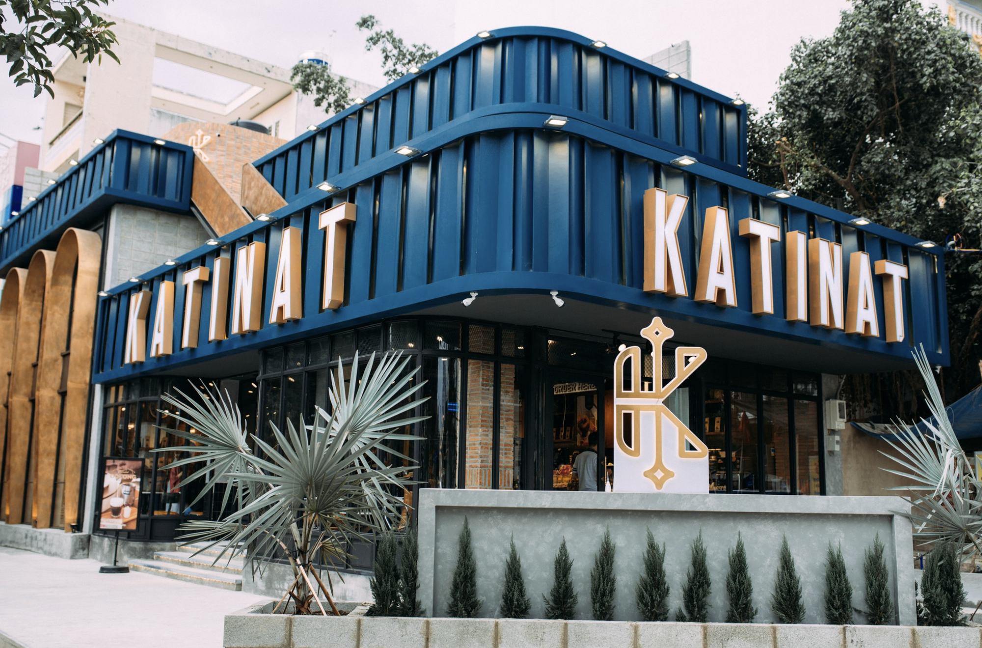 Cuộc chiến tỷ đô của các chuỗi cà phê Việt Nam: Highlands Coffee chạm mốc gần 800 quán, 'tân binh' Katinat trỗi dậy mạnh mẽ, The Coffee House đóng cửa loạt cửa hàng - Ảnh 3