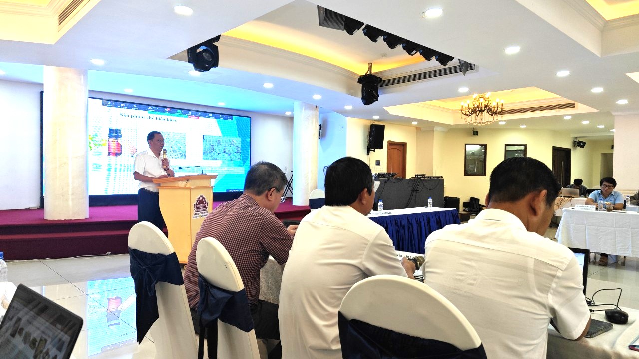 Chỉ 1 lô ớt, thanh long nhỏ vi phạm, ảnh hưởng cả ngành hàng - Ảnh 1