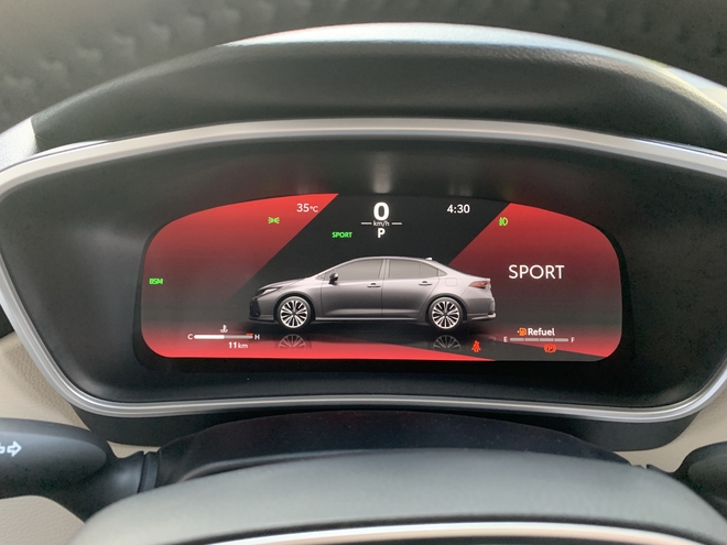 Toyota Corolla Altis giảm tới 80 triệu tại đại lý: Sản xuất 2023, bản giữa thấp hơn Civic tiêu chuẩn - Ảnh 7