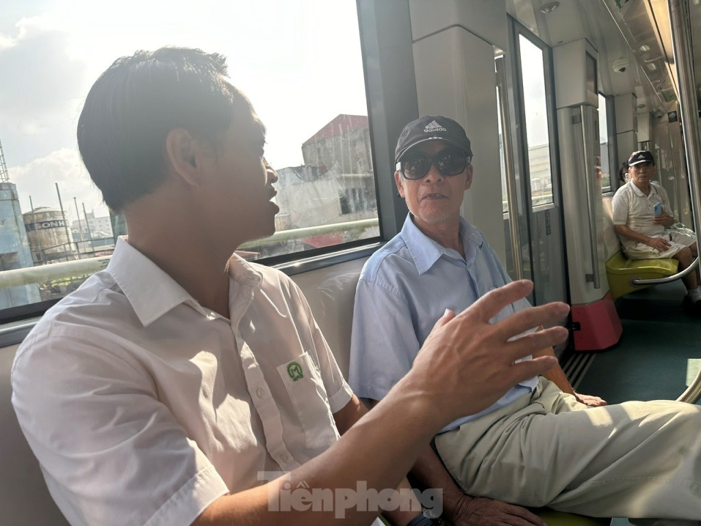 Rất đông người dân trải nghiệm tàu Nhổn - ga Hà Nội trong ngày đầu vận hành - Ảnh 6