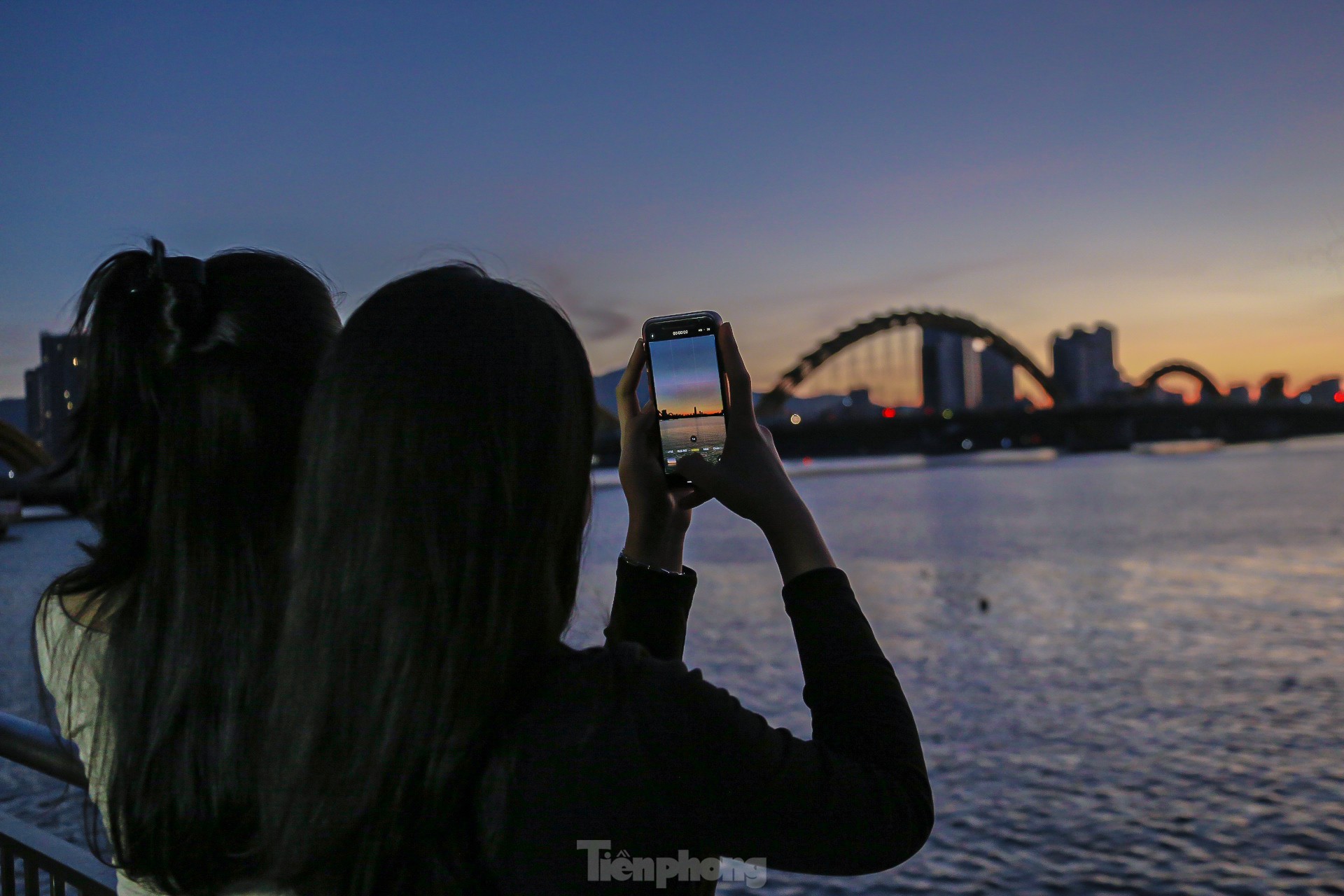 Đi xếp hàng uống cà phê từ 4 giờ sáng ở Đà Nẵng - Ảnh 13