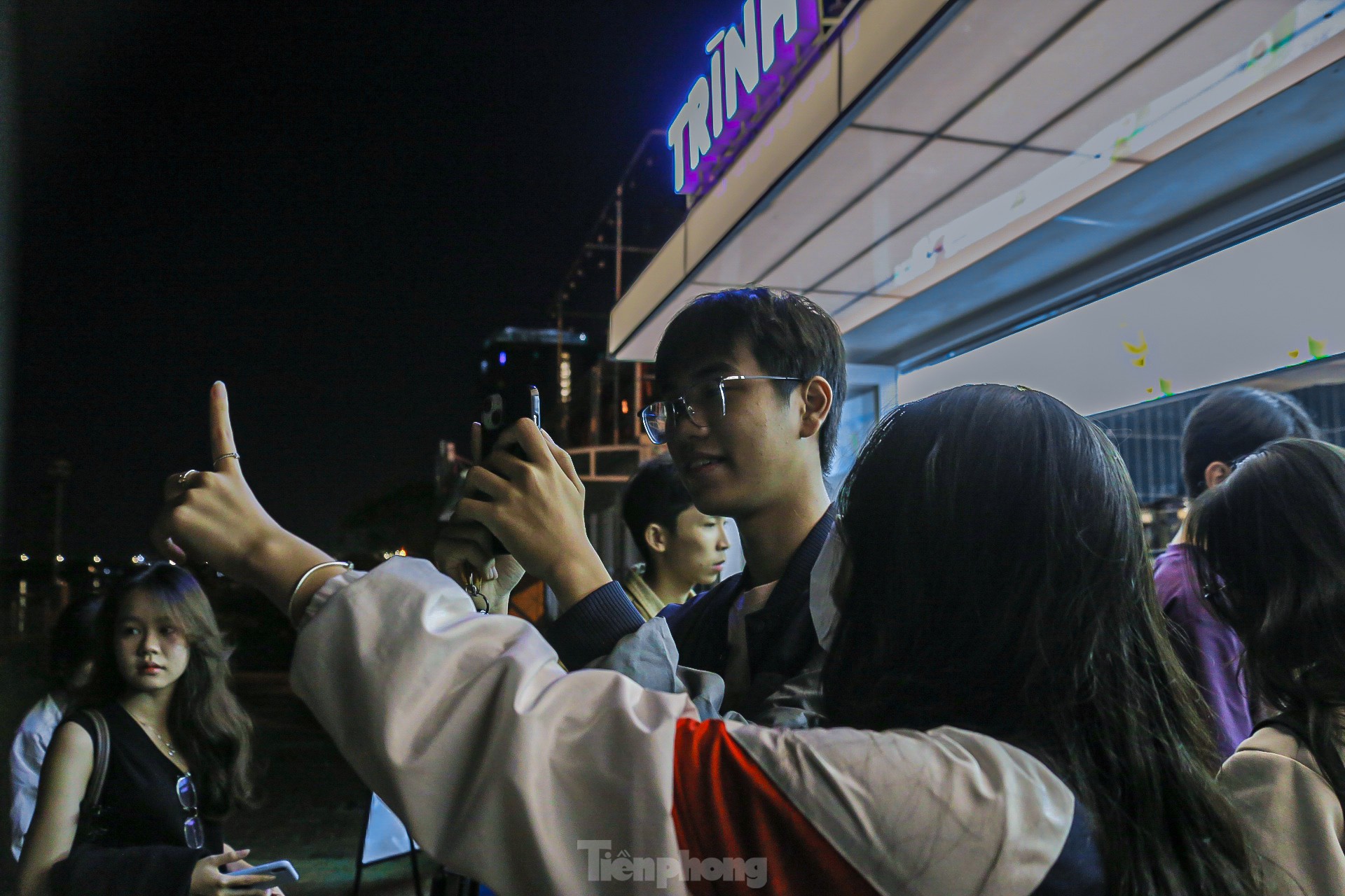 Đi xếp hàng uống cà phê từ 4 giờ sáng ở Đà Nẵng - Ảnh 9