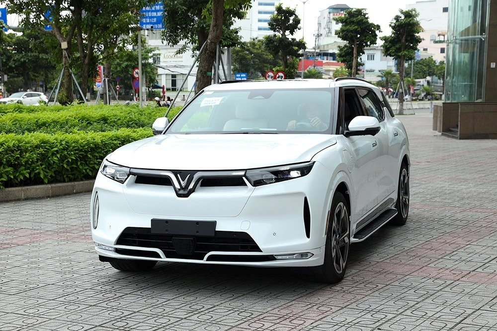 VinFast tung loạt ưu đãi lớn cho VF 9 và VF 7, cao nhất tới 120 triệu đồng - Ảnh 1