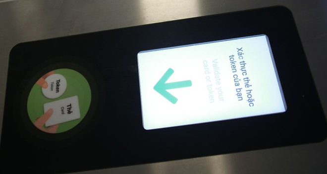Hình ảnh khó tin ở tuyến metro đắt thứ nhì Việt Nam: Khách chật kín và thích thú vì một điều chưa từng có - Ảnh 8