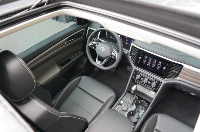 Cùng giá hơn 2 tỷ đồng, chọn Lynk & Co 09, Ford Explorer hay VW Teramont, bảng này cho thấy sự chênh lệch lớn từ công nghệ tới tiện nghi nội thất - Ảnh 15