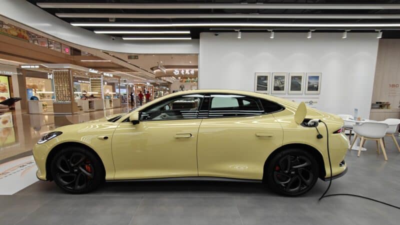 Nguyên mẫu xe điện Trung Quốc gây sốt mạng xã hội nhờ vào công nghệ đỗ xe 'ngang như cua' - Ảnh 4