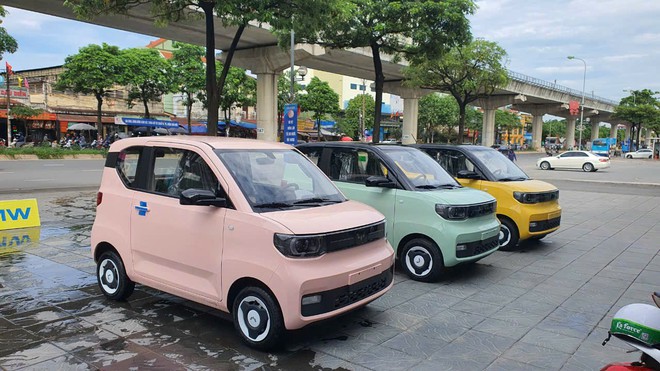 Nhiều xe bán ít giảm giá xả hàng tồn: Có mẫu giảm tới hàng trăm triệu, có mẫu giá xuống tiệm cận xe máy - Ảnh 1