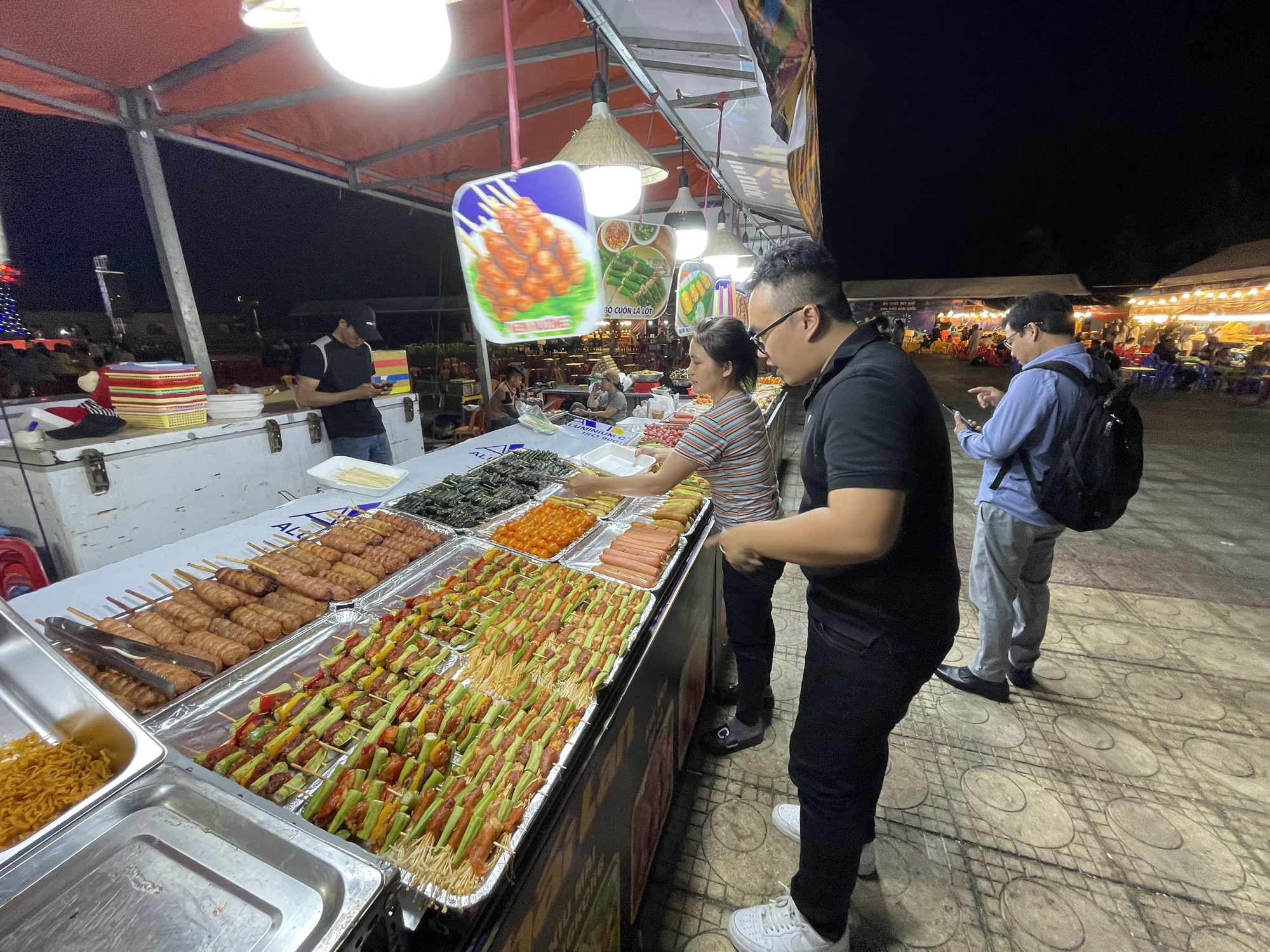 Lễ hội tôm hùm thiếu… tôm hùm, ban tổ chức thừa nhận thiếu sót - Ảnh 3