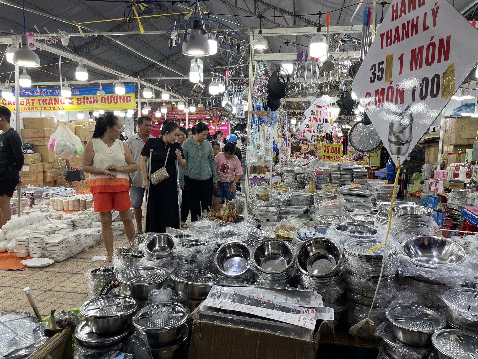 Lễ hội tôm hùm thiếu… tôm hùm, ban tổ chức thừa nhận thiếu sót - Ảnh 4