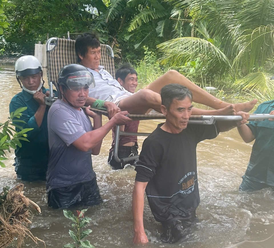 "Thủ phủ thanh long" Bình Thuận ngập nặng sau cơn mưa lớn - Ảnh 5