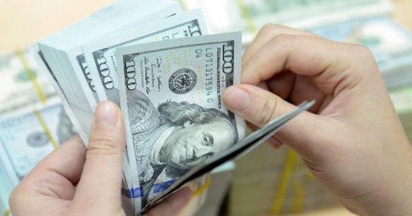 Giá USD hôm nay 1/8: Đồng bạc xanh suy yếu, tỷ giá USD/VND ngân hàng đồng loạt giảm