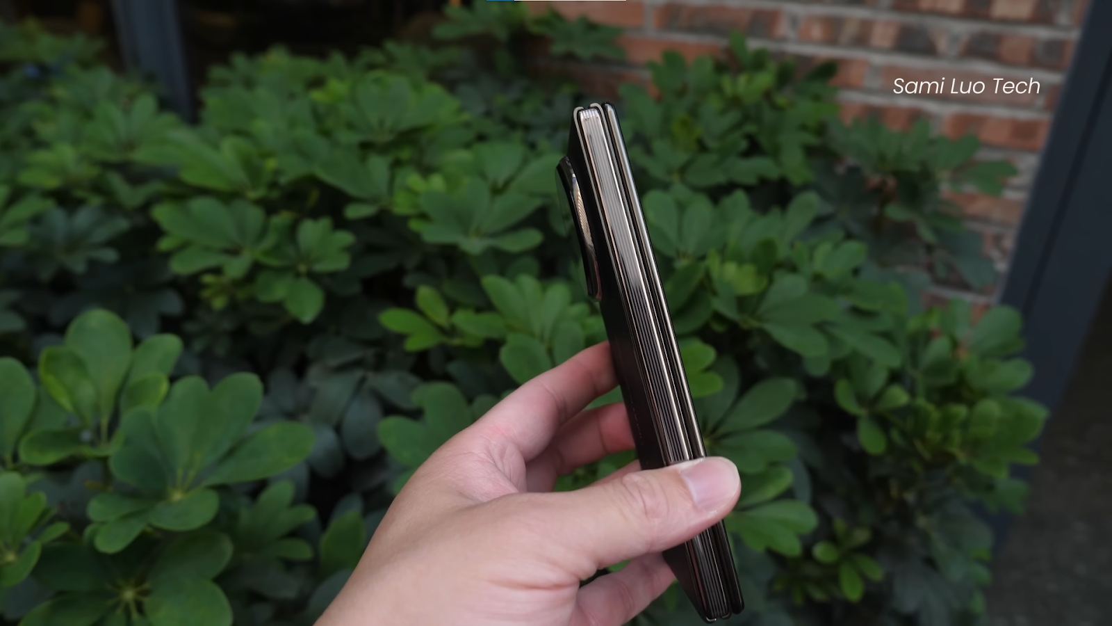 Điện thoại gập 3 khiến iPhone 16 lu mờ trong ngày ra mắt có gì? - Ảnh 16