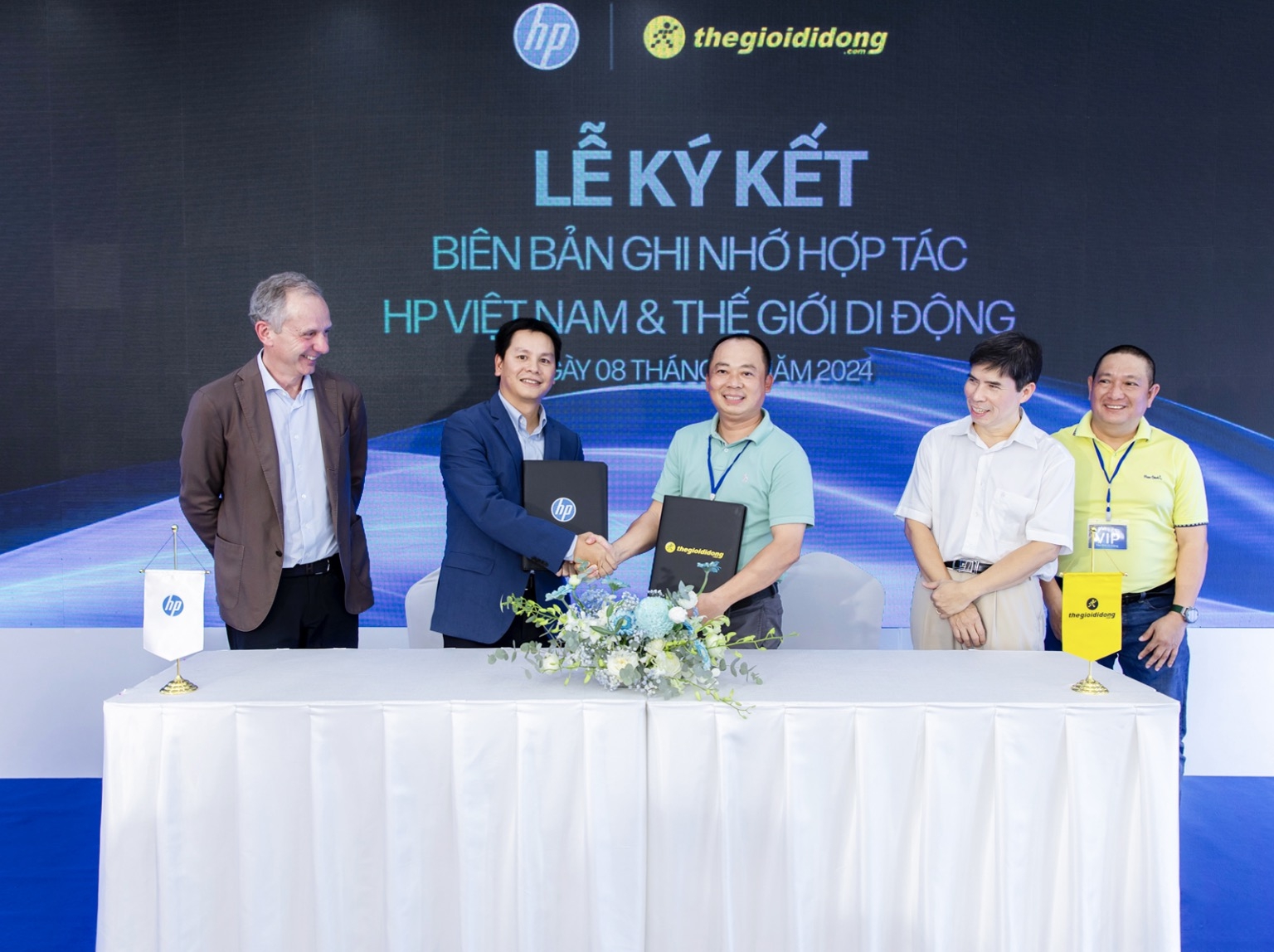 Thế Giới Di Động báo doanh số laptop tăng bùng nổ 40% cho hàng loạt thương hiệu - nguyên nhân từ đâu? - Ảnh 1