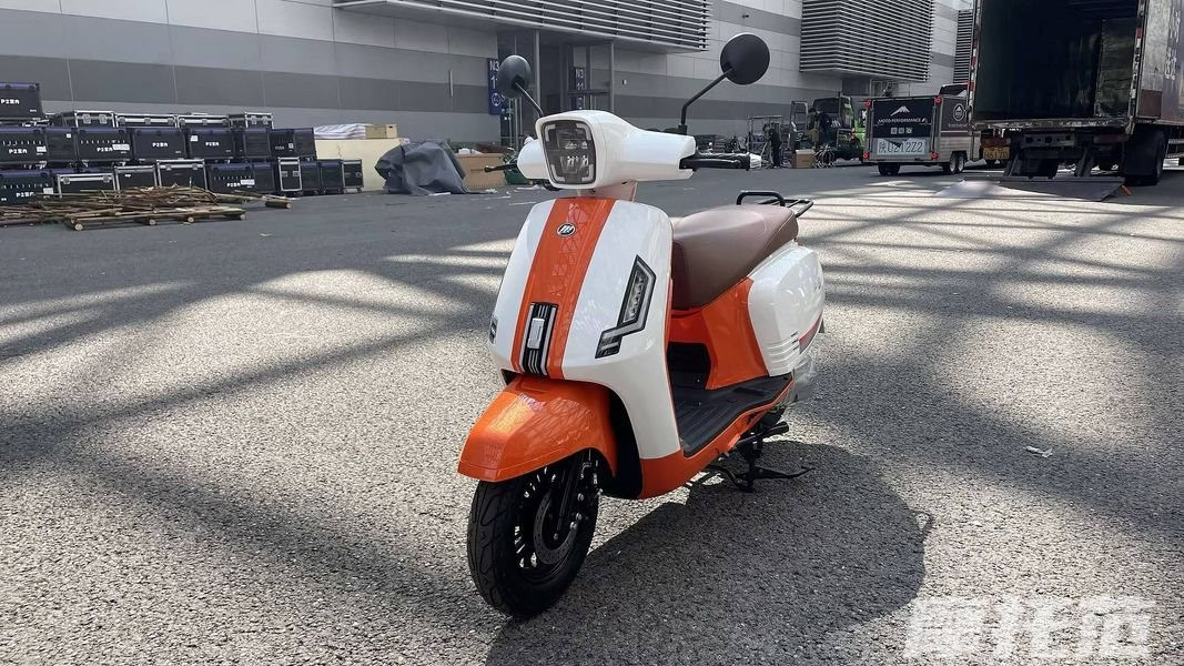 Tân binh xe ga 125 cc ra mắt với giá 21 triệu đồng: Thiết kế độc đáo, có màn LCD, trang bị vượt Vision - Ảnh 5