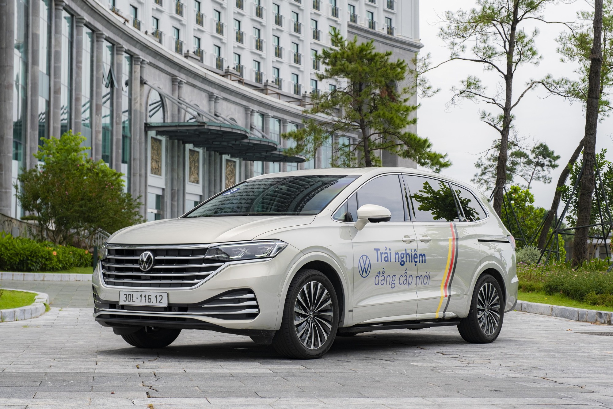 Tôi dành 2 ngày lái bộ đôi Volkswagen đi Hà Nội - Hạ Long: Đã hiểu lý do Viloran được dàn sao Việt mê, Touareg đáng có doanh số tốt hơn - Ảnh 10