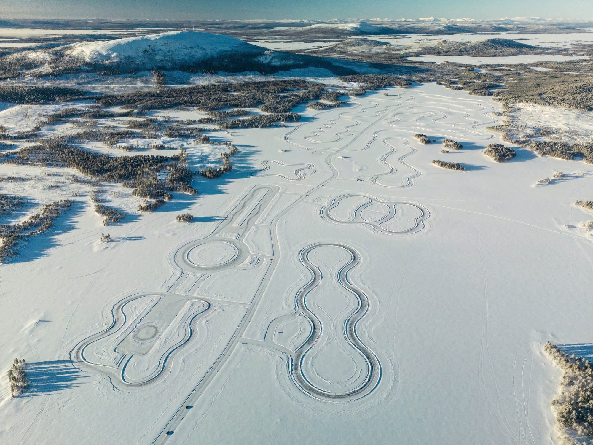 Ưu đãi Mercedes-AMG: Nhận ngay trải nghiệm lái xe trên băng tại cực Bắc châu Âu - Ảnh 1
