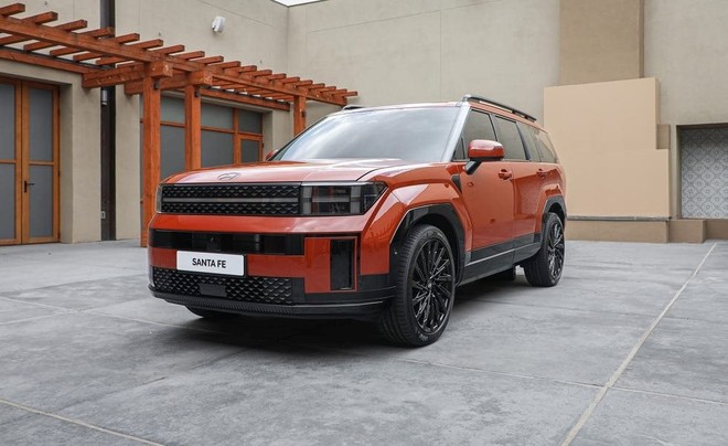 Hyundai Santa Fe 2024 ra mắt khách Việt: Kiểu dáng hoàn toàn mới, full công nghệ, giá cao nhất 1,36 tỷ đồng - Ảnh 1