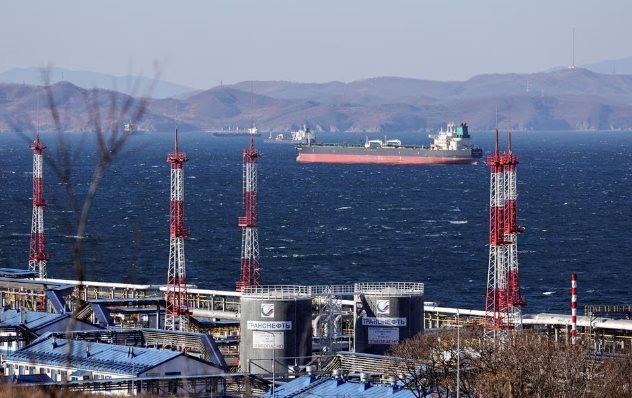 Ông trùm dầu mỏ lớn thứ 2 thế giới chuẩn bị bơm lượng lớn dầu giá rẻ đến Trung Quốc, dầu Nga thêm áp lực - Ảnh 1