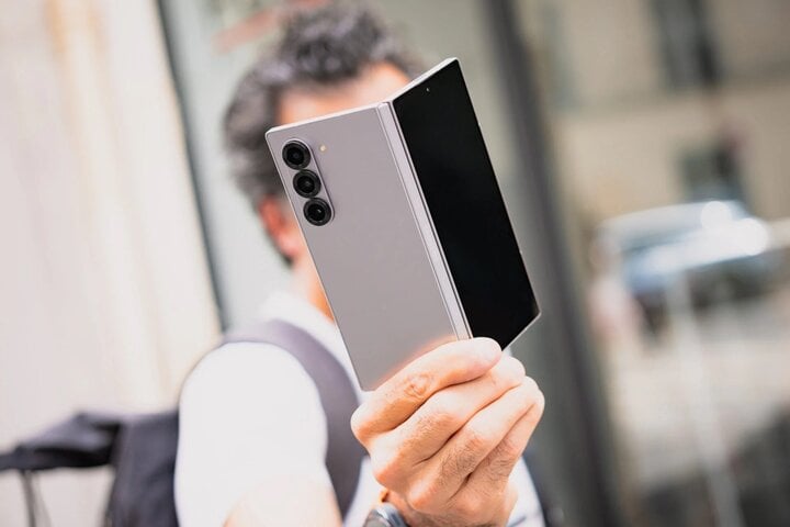 Samsung 'bất lực' trong việc giành lại ngôi vương thị trường smartphone gập - Ảnh 1