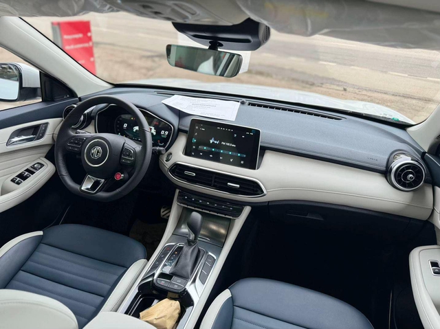 Đại lý xả kho MG HS sản xuất 2023: Giá thực tế chỉ từ 535 triệu đồng, SUV hạng C rẻ ngang Kia Sonet - Ảnh 4