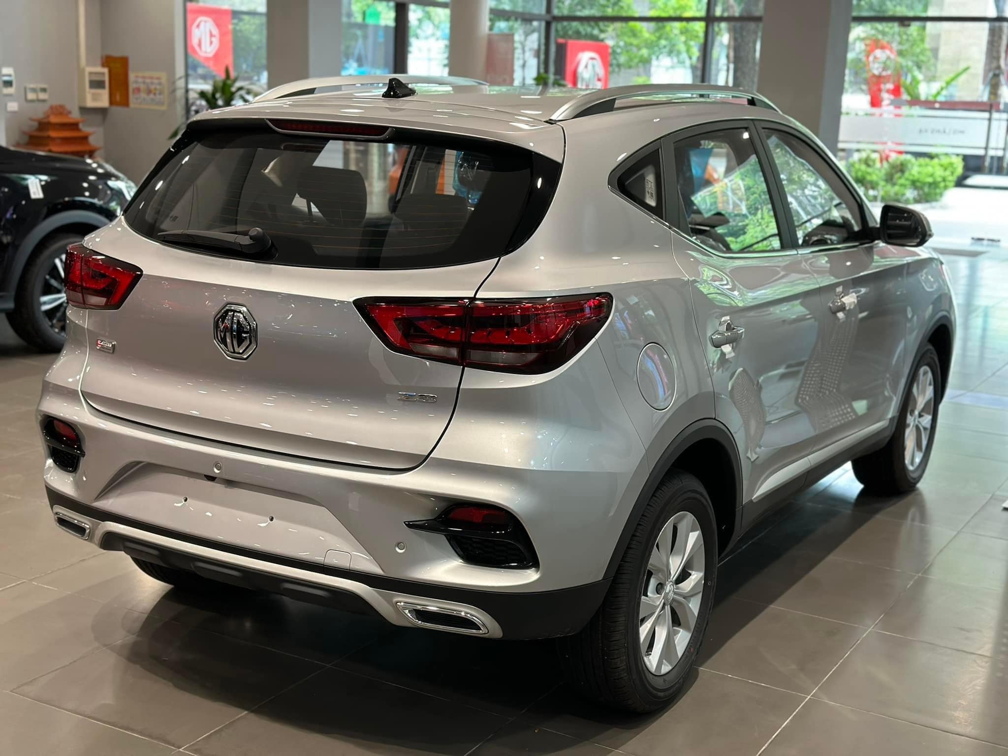 MG ZS giảm sốc 200 triệu tại đại lý: SUV hạng B nhưng giá rẻ ngang Raize, Sonet - Ảnh 6