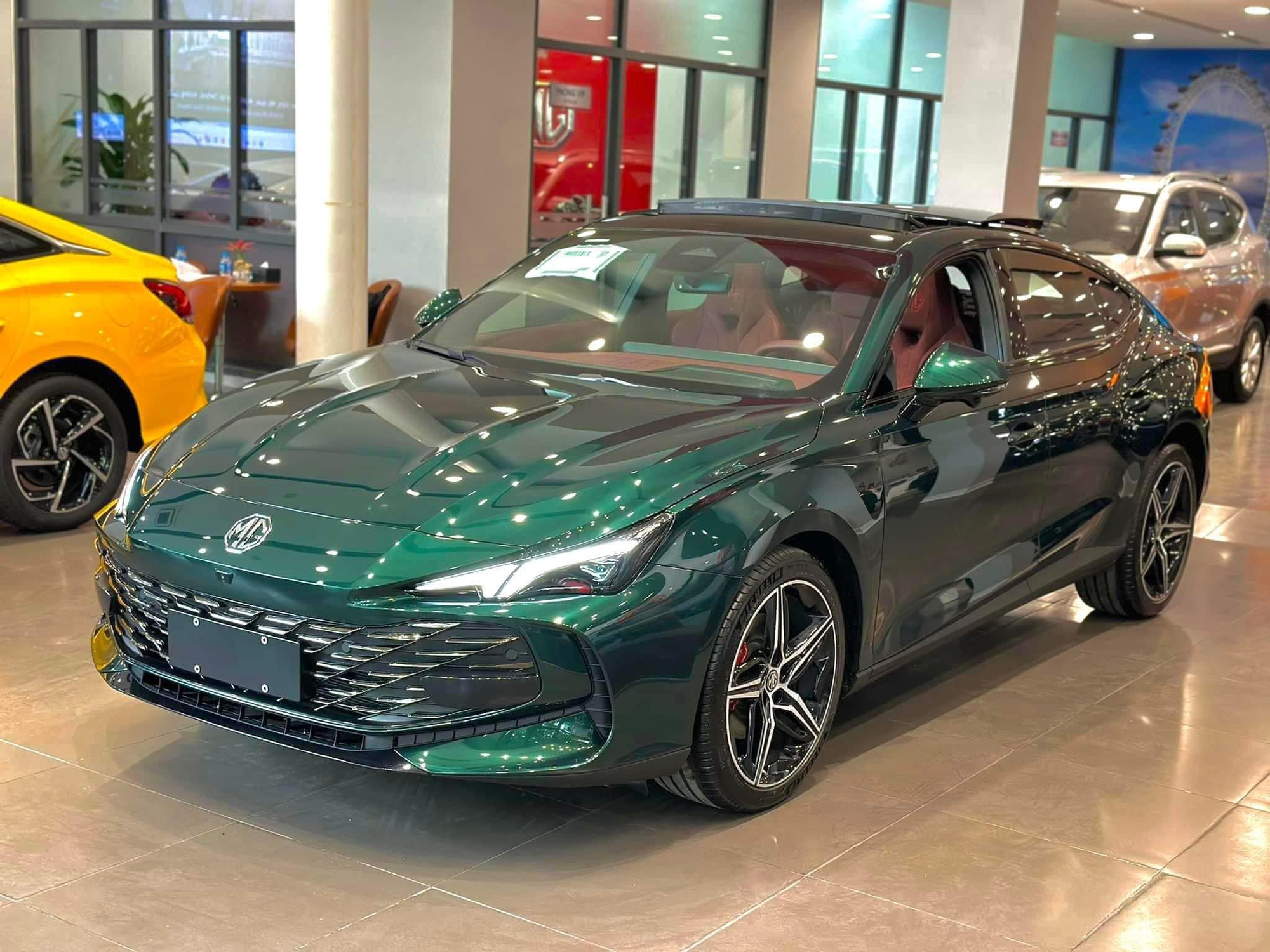 MG7 mới ra mắt đã giảm giá ở đại lý: Còn từ 688 triệu đồng, chung phân khúc Mazda6 nhưng rẻ ngang Mazda3 - Ảnh 1