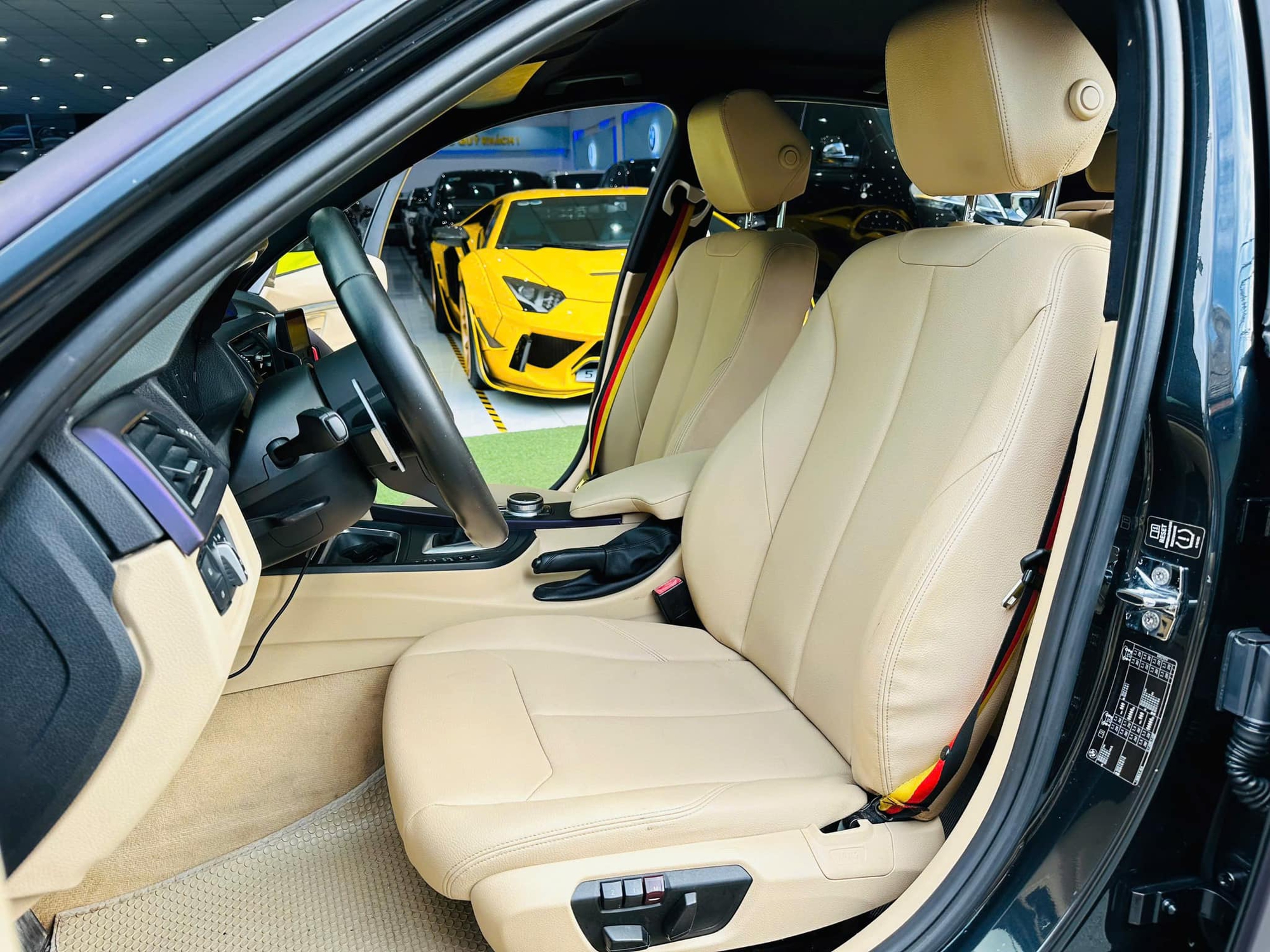 Rao BMW 320i giá gần 490 triệu, người bán cho biết 'bán đồ chơi tặng xe' vì tiền độ đã khoảng 500 triệu đồng - Ảnh 12