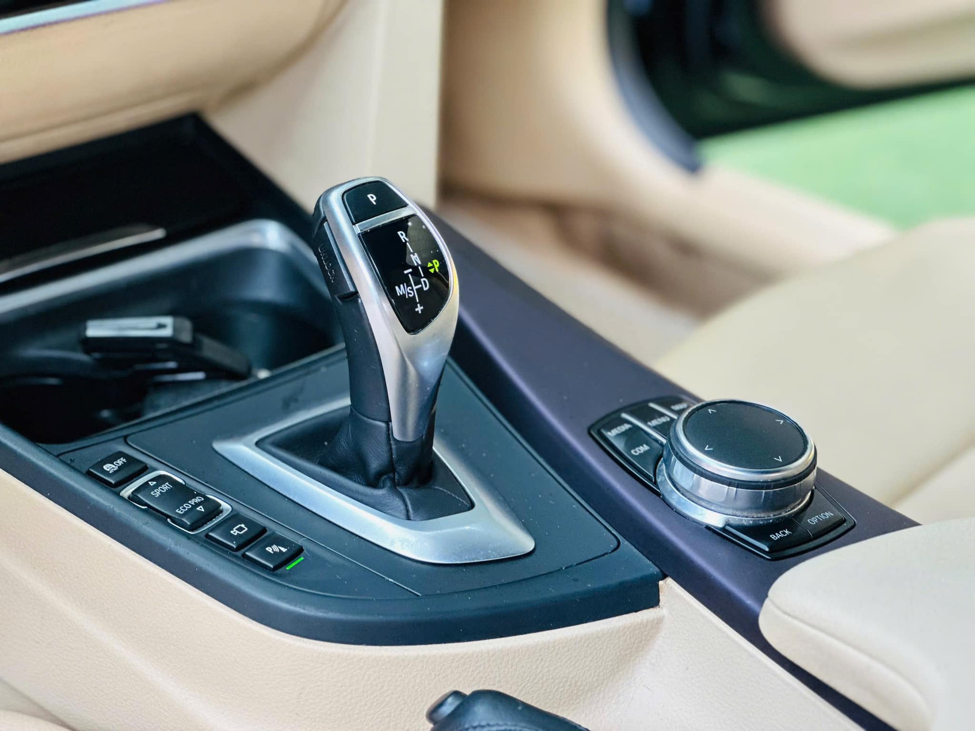 Rao BMW 320i giá gần 490 triệu, người bán cho biết 'bán đồ chơi tặng xe' vì tiền độ đã khoảng 500 triệu đồng - Ảnh 11