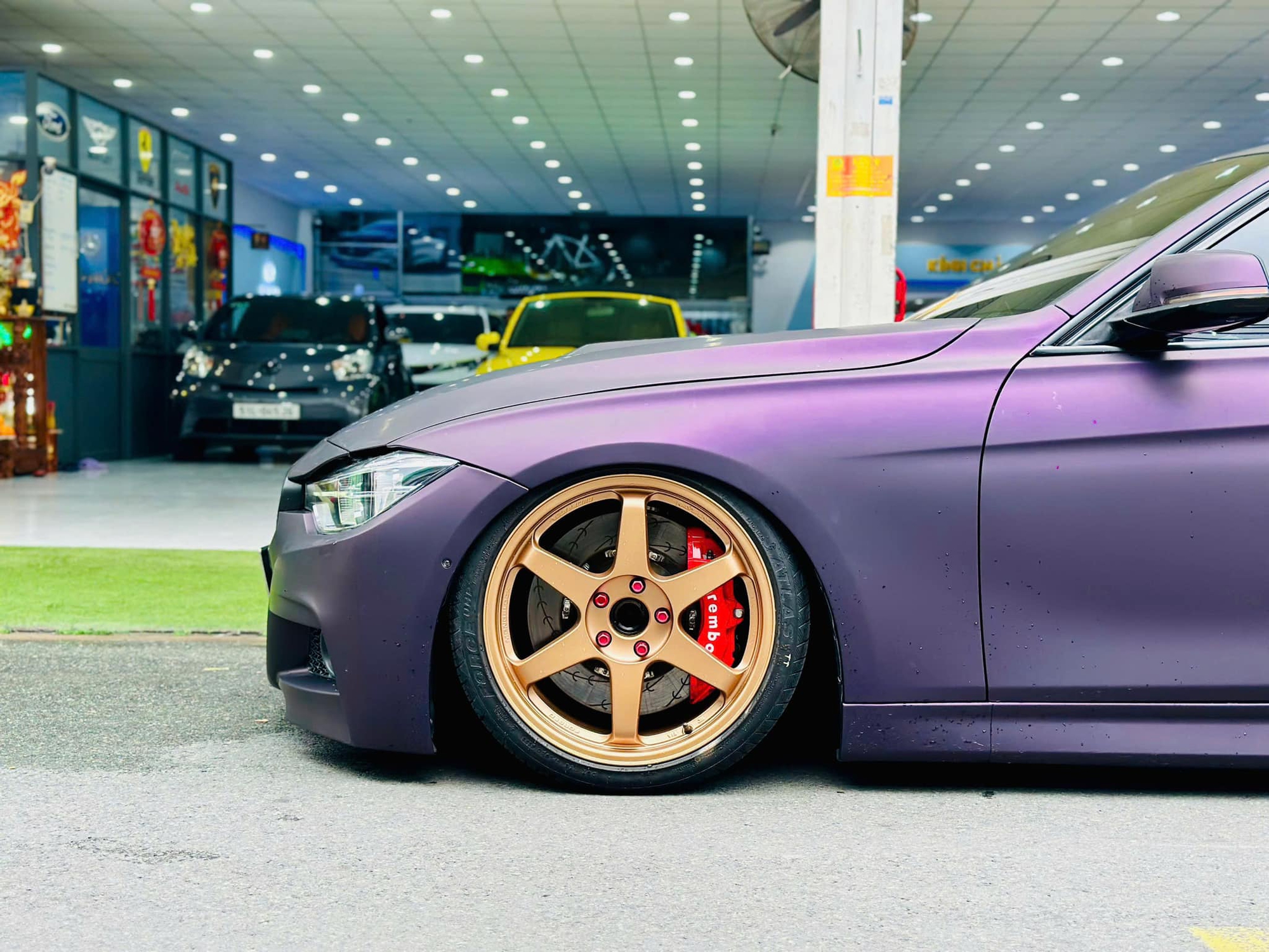 Rao BMW 320i giá gần 490 triệu, người bán cho biết 'bán đồ chơi tặng xe' vì tiền độ đã khoảng 500 triệu đồng - Ảnh 3