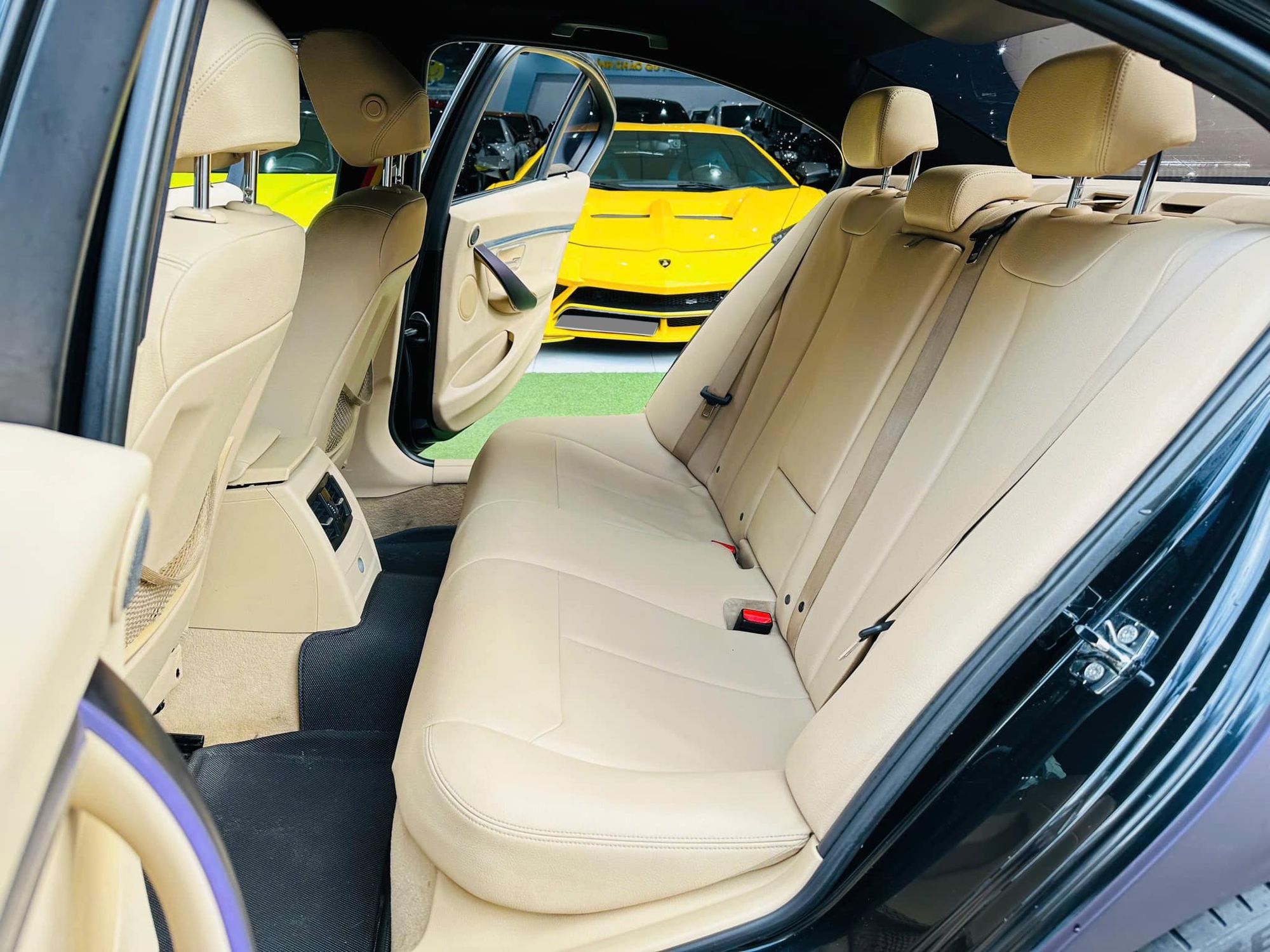 Rao BMW 320i giá gần 490 triệu, người bán cho biết 'bán đồ chơi tặng xe' vì tiền độ đã khoảng 500 triệu đồng - Ảnh 13