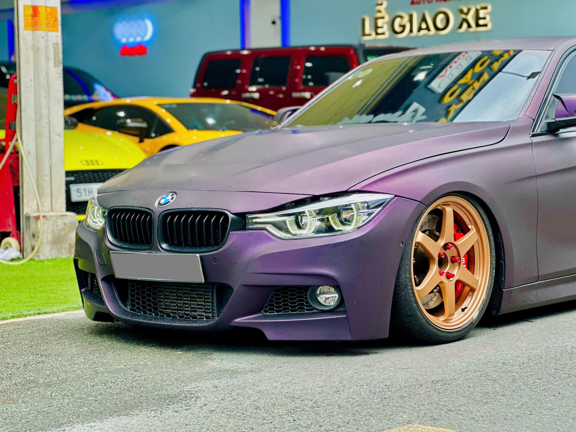 Rao BMW 320i giá gần 490 triệu, người bán cho biết 'bán đồ chơi tặng xe' vì tiền độ đã khoảng 500 triệu đồng - Ảnh 2