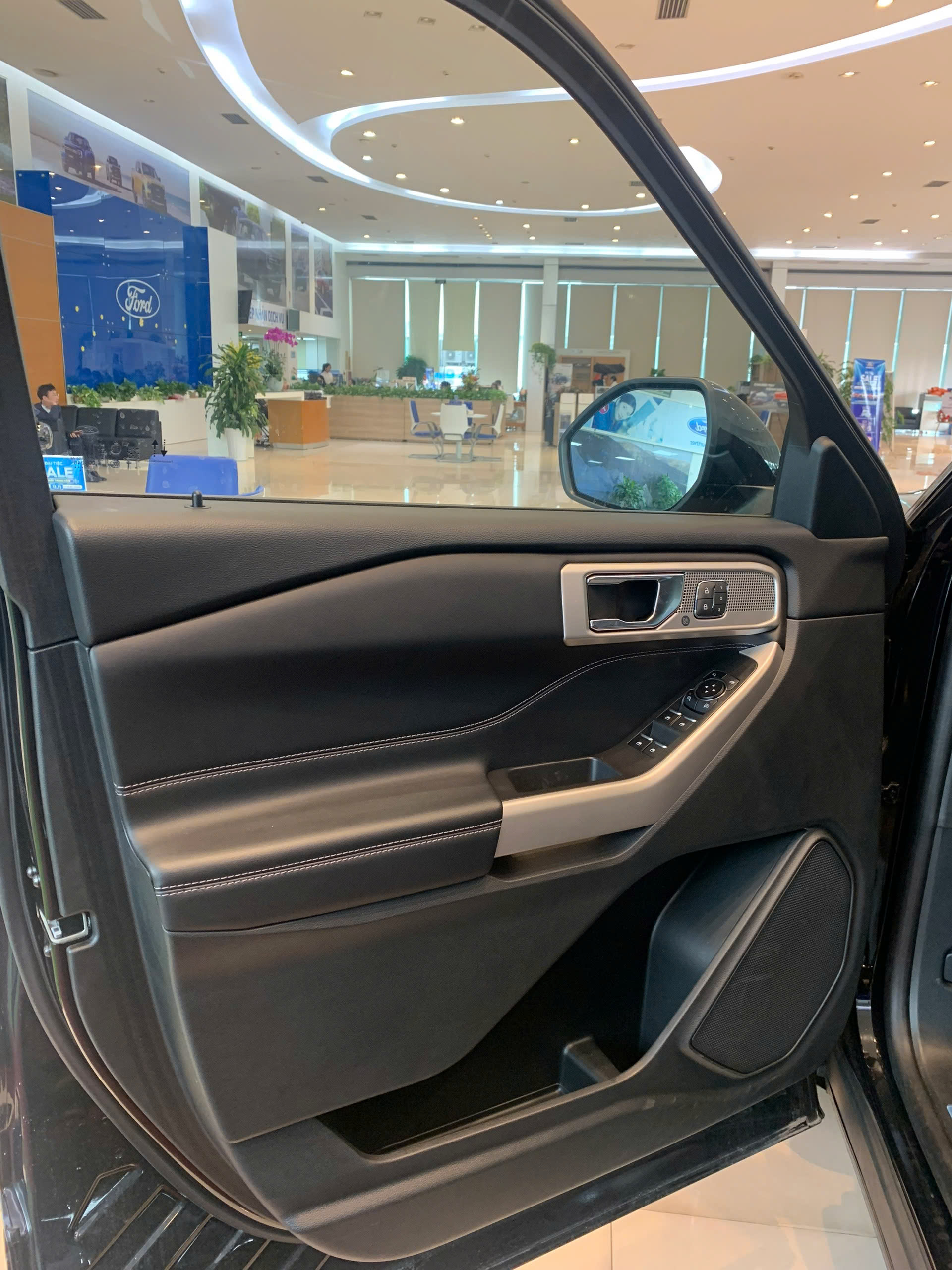 Muốn mua Ford Explorer 'giá rẻ' thì đây là một lựa chọn: Giá giảm 249 triệu, thực tế còn 1,85 tỷ, đã đổi động cơ, thêm bảo hành - Ảnh 12