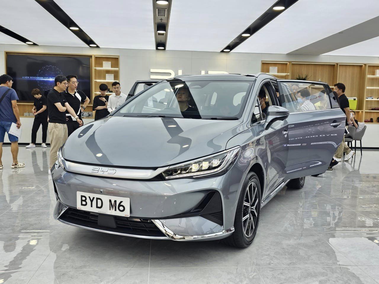 Chưa ngồi 'ấm chỗ', BYD lại rục rịch ra mắt mẫu MPV mới tại Việt Nam, đi Hà Nội-Quảng Bình chỉ trong một lần sạc - Ảnh 3