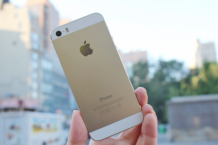 12 năm trước phiên bản iPhone màu vàng ra mắt lần đầu, bị đẩy giá cả trăm triệu - Ảnh 1