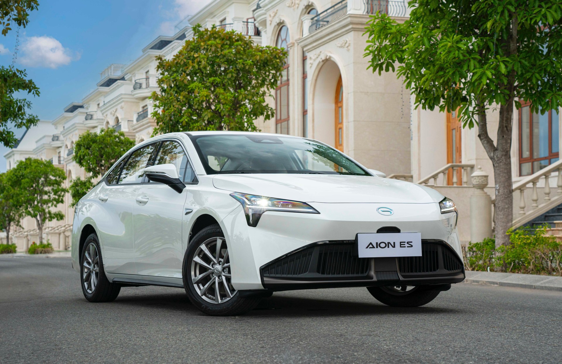 Bộ 3 xe AION mới chốt ra mắt Việt Nam năm nay: Nhiều phân khúc, có xe cửa cánh chim, chạy xa nhất 770km/sạc - Ảnh 8