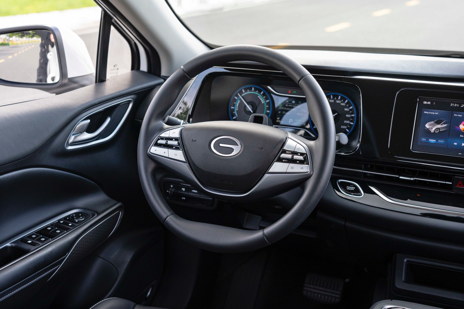 Bộ 3 xe AION mới chốt ra mắt Việt Nam năm nay: Nhiều phân khúc, có xe cửa cánh chim, chạy xa nhất 770km/sạc - Ảnh 12