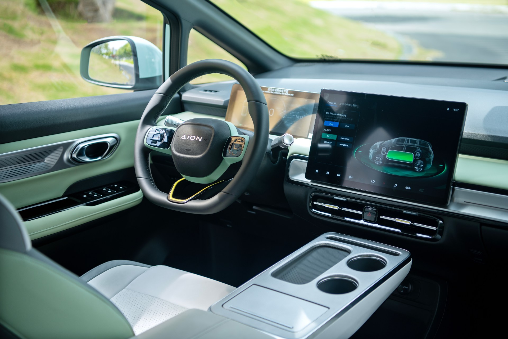 Bộ 3 xe AION mới chốt ra mắt Việt Nam năm nay: Nhiều phân khúc, có xe cửa cánh chim, chạy xa nhất 770km/sạc - Ảnh 4