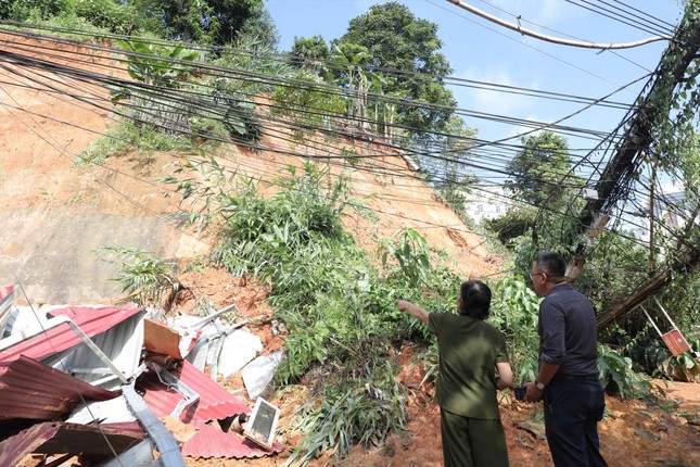 Người dân vùng lũ lụt đang cần nhất những hàng hóa, vật dụng gì? - Ảnh 3