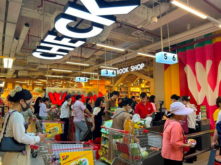 Winmart: Khách đến mua thịt, rau tăng 300% - Ảnh 1