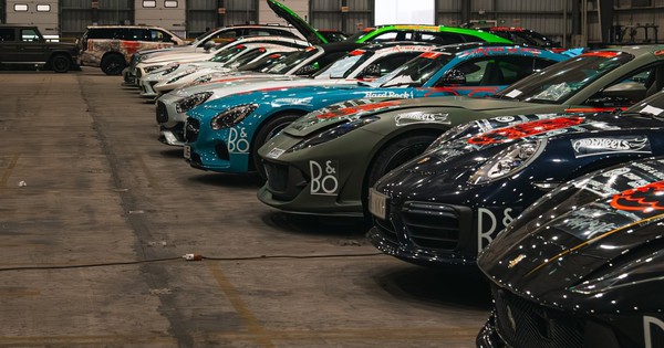 Gumball 3000 mang ‘bãi xe đắt nhất thế giới’ đến VN: Trưng bày 120 siêu xe, đủ bộ Chiron, Huayra BC, Carrera GT