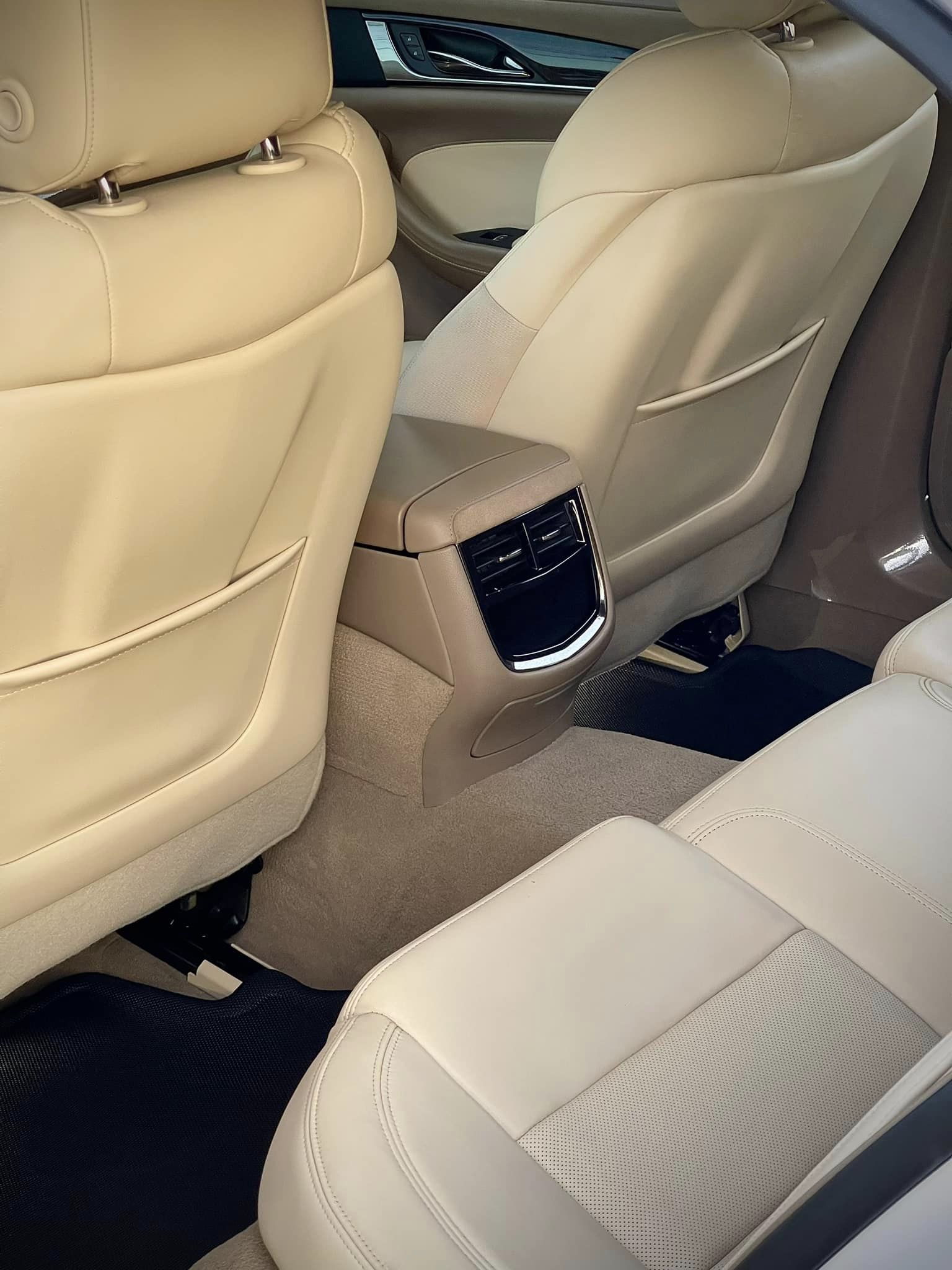 Rao Cadillac CTS giá hơn 1,4 tỷ, người bán cho biết cả Việt Nam chỉ có vài chiếc, đi trung bình hơn 3.000km/năm, cùng phân khúc E-Class - Ảnh 15