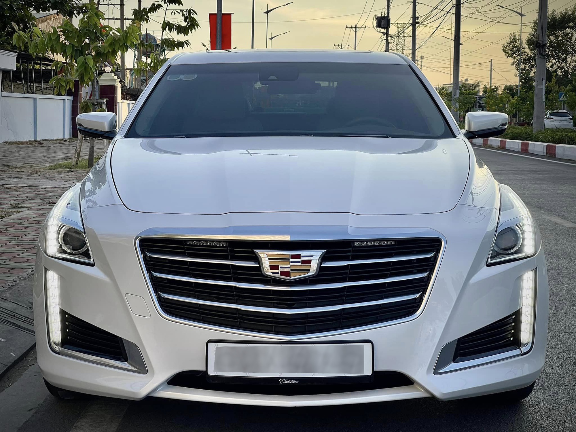 Rao Cadillac CTS giá hơn 1,4 tỷ, người bán cho biết cả Việt Nam chỉ có vài chiếc, đi trung bình hơn 3.000km/năm, cùng phân khúc E-Class - Ảnh 2