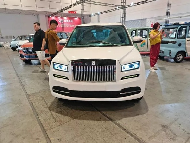 Xe 'siêu sang' giá rẻ bất ngờ: Trung Quốc tung ra loạt xe Rolls-Royce và Maybach phiên bản mini cho người 'sành điệu' nhưng ít tiền! - Ảnh 5