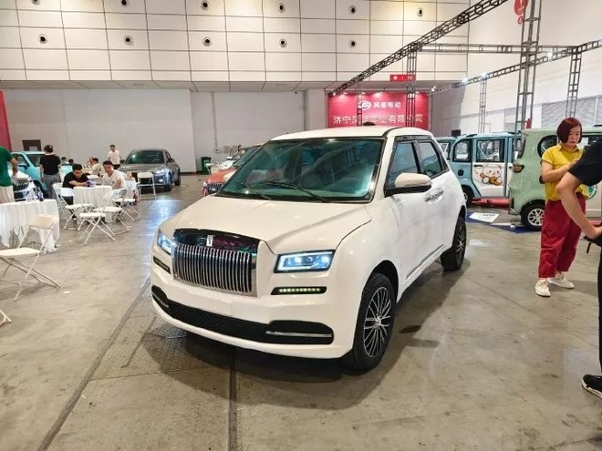 Xe 'siêu sang' giá rẻ bất ngờ: Trung Quốc tung ra loạt xe Rolls-Royce và Maybach phiên bản mini cho người 'sành điệu' nhưng ít tiền! - Ảnh 4