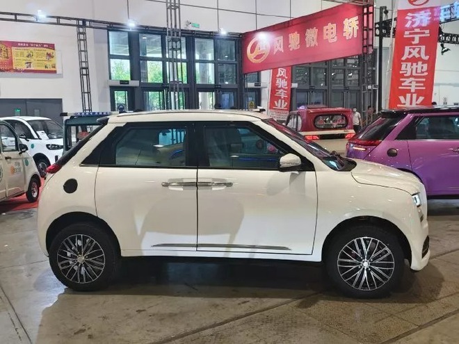 Xe 'siêu sang' giá rẻ bất ngờ: Trung Quốc tung ra loạt xe Rolls-Royce và Maybach phiên bản mini cho người 'sành điệu' nhưng ít tiền! - Ảnh 3