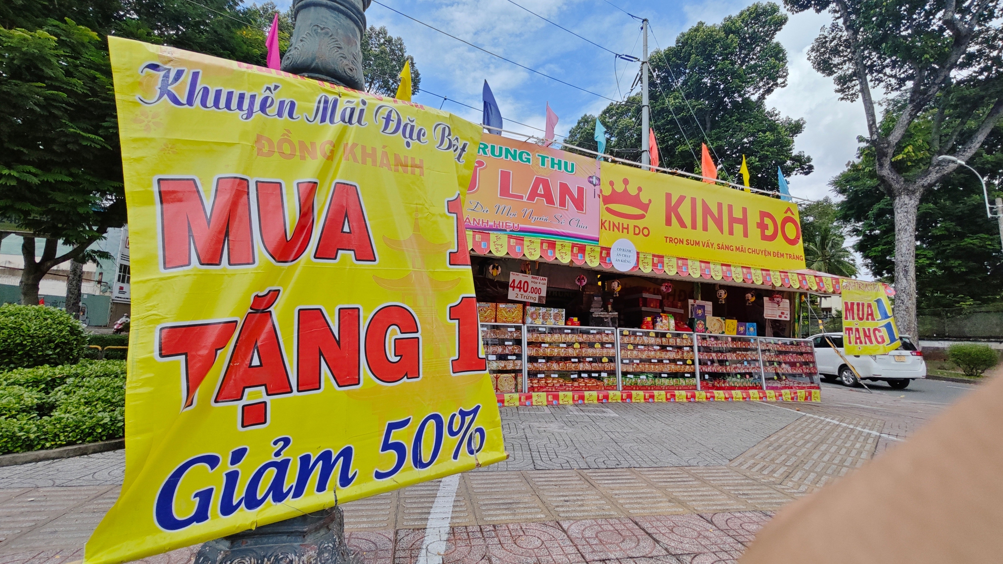 Bánh trung thu có thật sự giảm giá sớm? - Ảnh 1