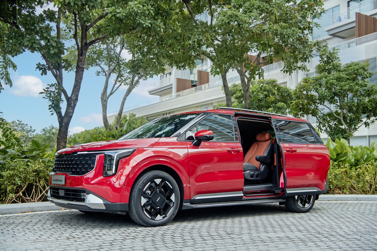 Kia Carnival 2024 ra mắt Việt Nam: 4 phiên bản giá từ 1,299 tỷ, chỉ còn máy dầu, cải tiến tiện nghi, nâng cao ADAS - Ảnh 17