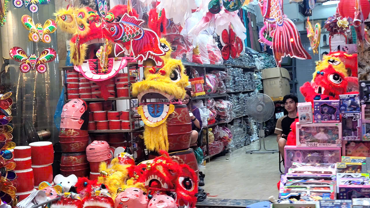 Tết Trung thu gần qua, người bán đồ chơi mòn mỏi ngóng khách - Ảnh 5