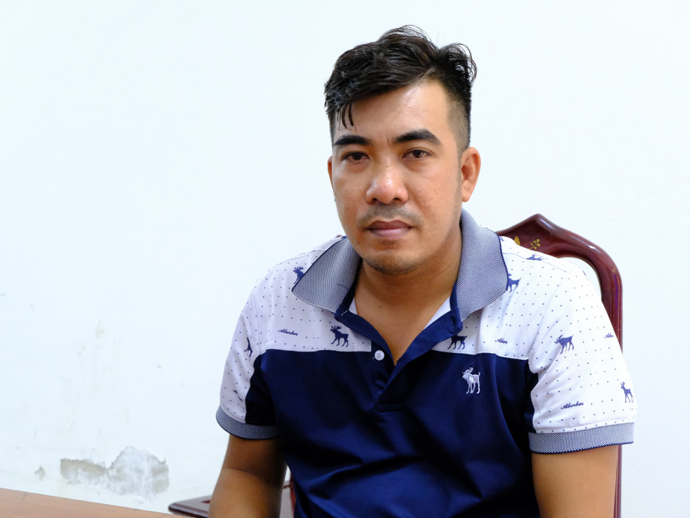 Triệt phá đường dây làm giả tài liệu của cơ quan tổ chức để buôn điện thoại “dỏm” - Ảnh 2