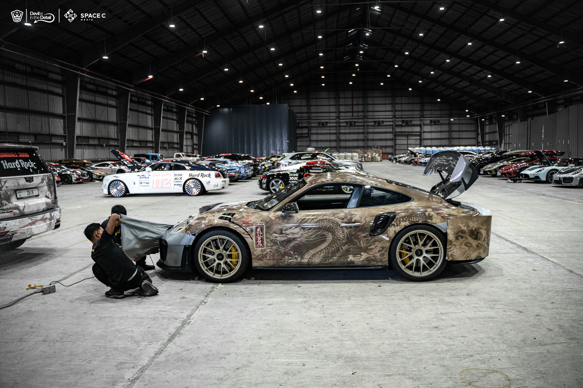 Thợ Việt bật mí hậu trường dán Escalade và G63 tại Gumball 3000: Nóng, bụi mịn, thiếu sáng, không được tháo xe, chạy đua 12 tiếng/ngày - Ảnh 13